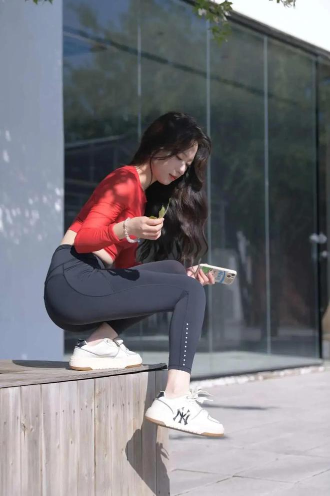垂瀑腰臀绝杀美学正当时pg电子免费模拟器青丝(图3)