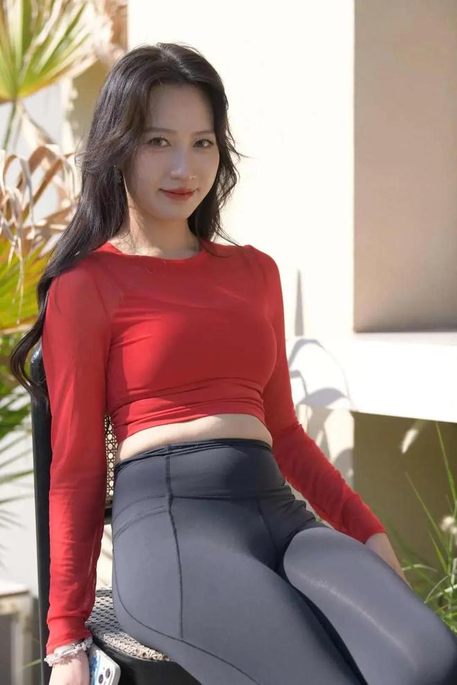 垂瀑腰臀绝杀美学正当时pg电子免费模拟器青丝(图4)